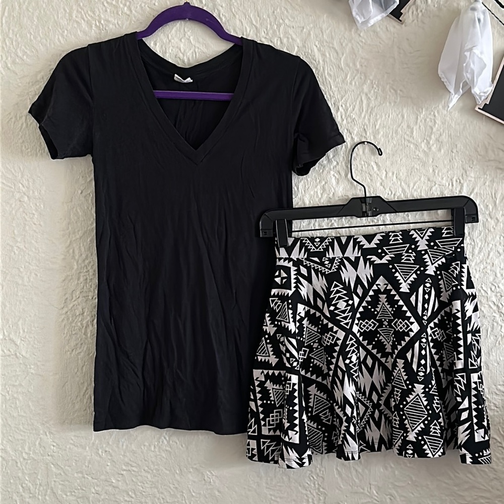 Victoria’s Secret Pink Black Ivory Aztec Print Skater Skirt V-Neck T-Shirt XS